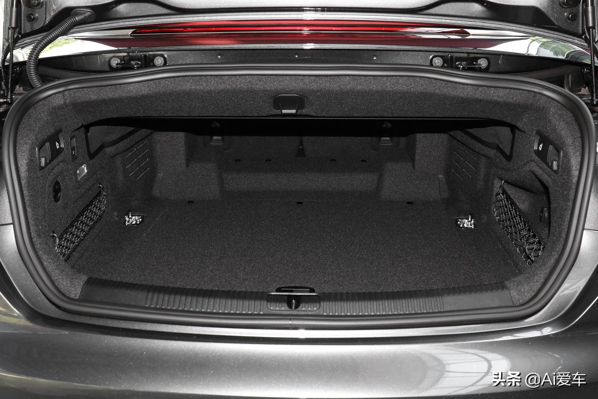 2门4座硬顶进口轿跑,大排量油耗6.4L,原装豪华品牌,实拍奥迪A5