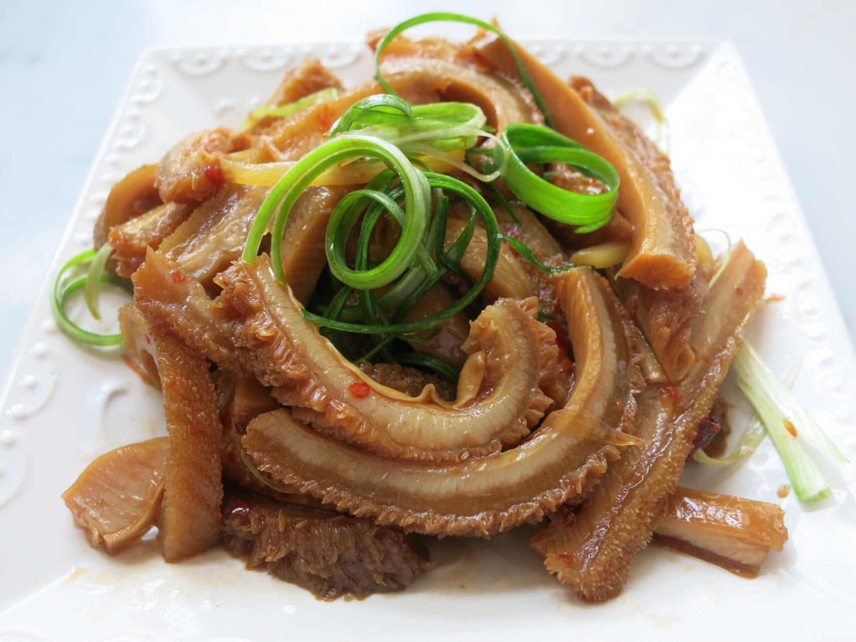 毛肚牛肚牛百叶千层肚区别,牛百叶和牛肚是一样分层的