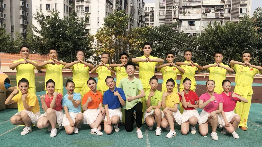 激人上进、助人成功，请欣赏渝北南华中学风采