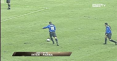 最经典的10大进球,足球十大精彩进球罗纳尔多