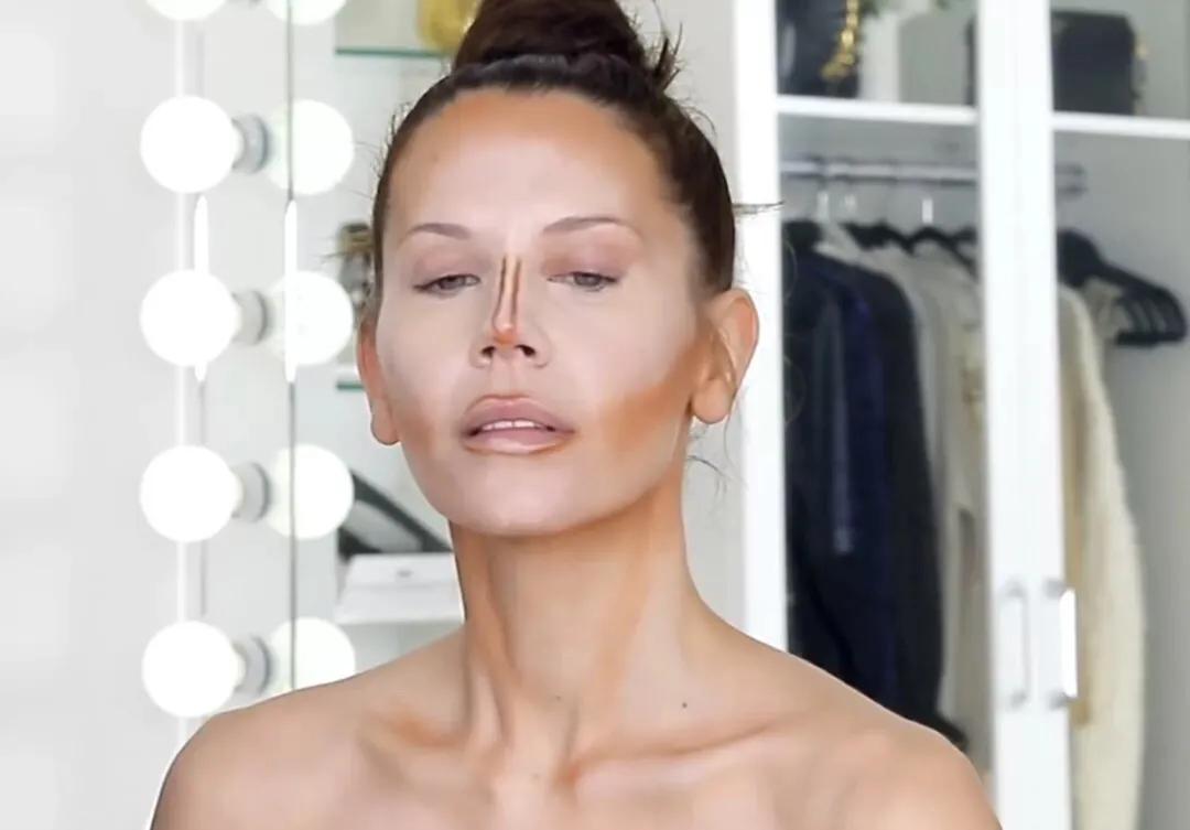 蕾哈娜邪术篇：磨皮瘦脸之外的X操作