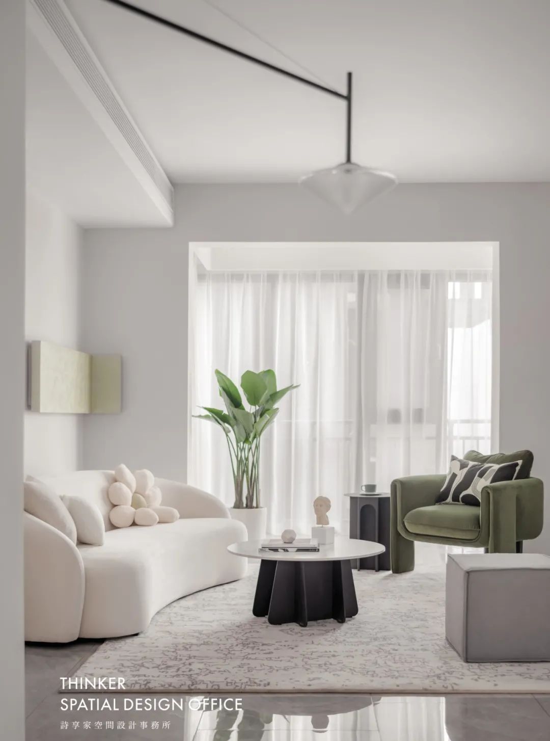 首发丨裹上舒缓奶油色,她的家柔软又高级