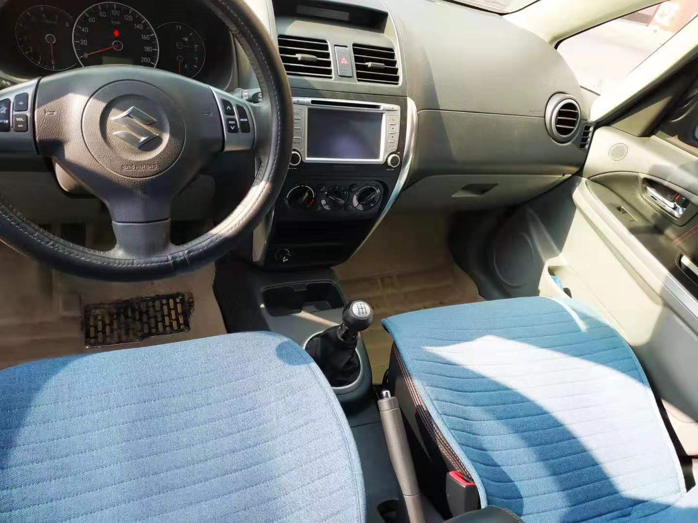 胖哥评测铃木雨燕1.3,胖哥试驾铃木雨燕的视频