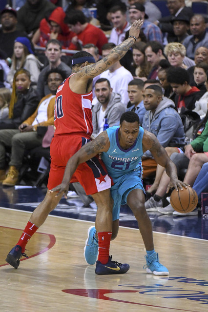 规则犯规与违例详解,从前场一只脚回后场算不算违例