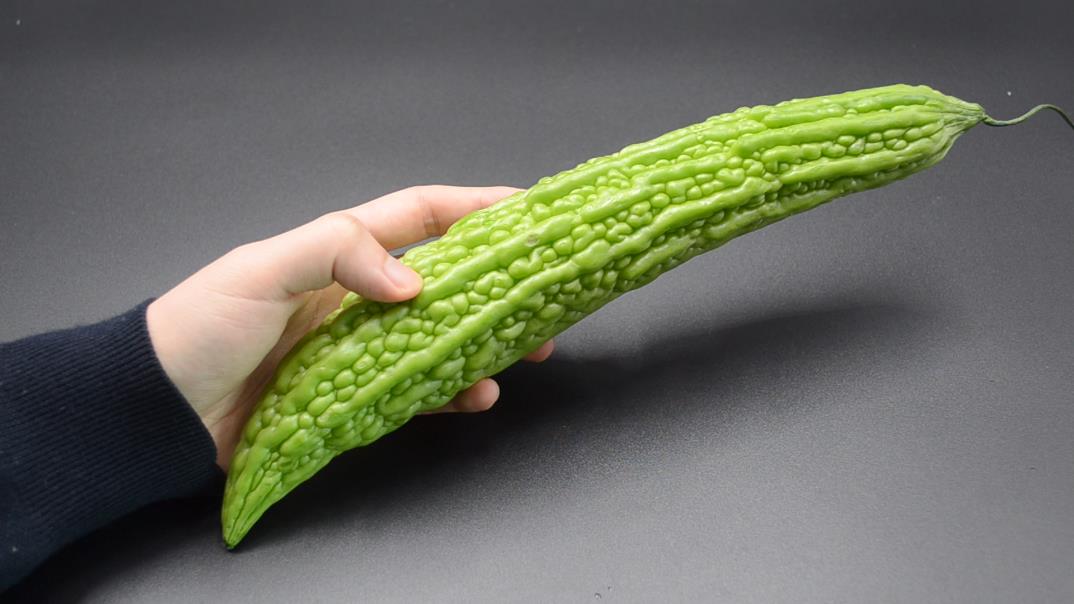 苦瓜太苦了教你一招快速去除苦味,苦瓜太苦怎样去除黄瓜的苦味