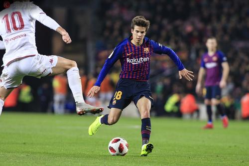 巴萨两次逆转,巴萨三比二皇马梅西梅开二度