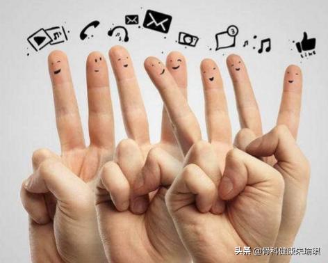 抗击疫情宅在家锻炼身体,宅在家里加强锻炼提高免疫力