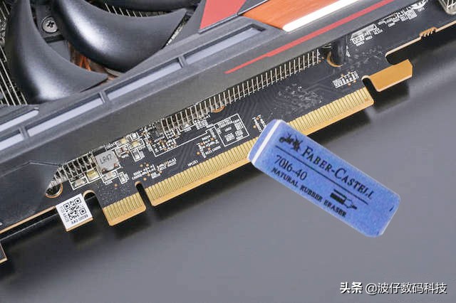 电脑使用过程中突然花屏维修教程,笔记本电脑摔了一下花屏怎么办呢