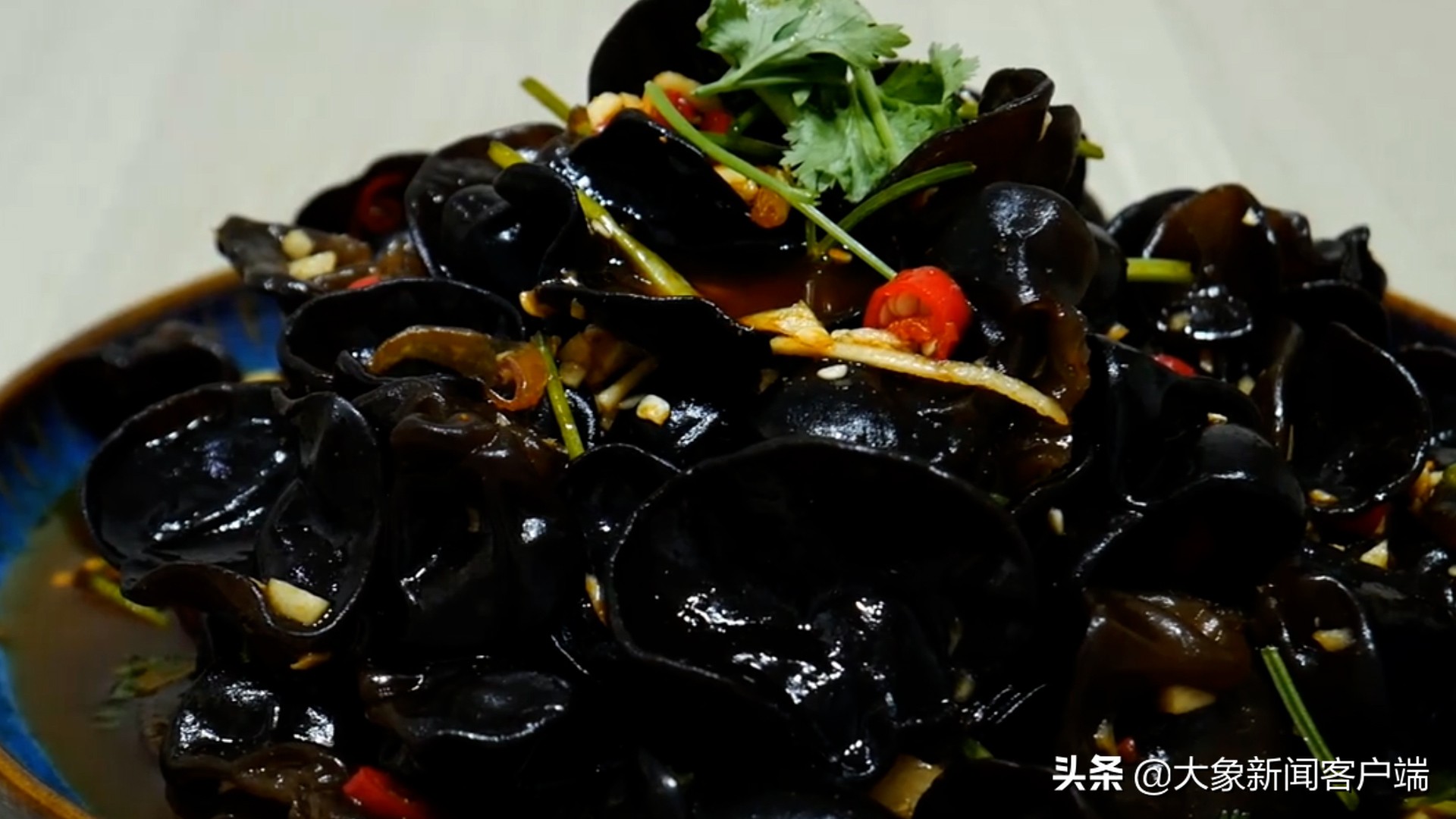 吃隔夜螃蟹症状,吃了隔夜螃蟹怎么救