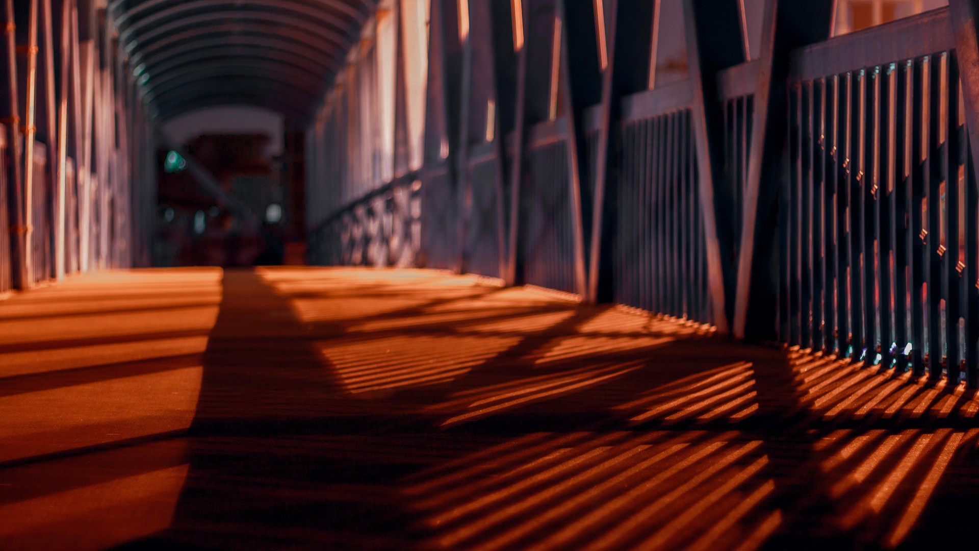 为什么职场年轻人会越来越穷,年轻人越来越穷的根本原因