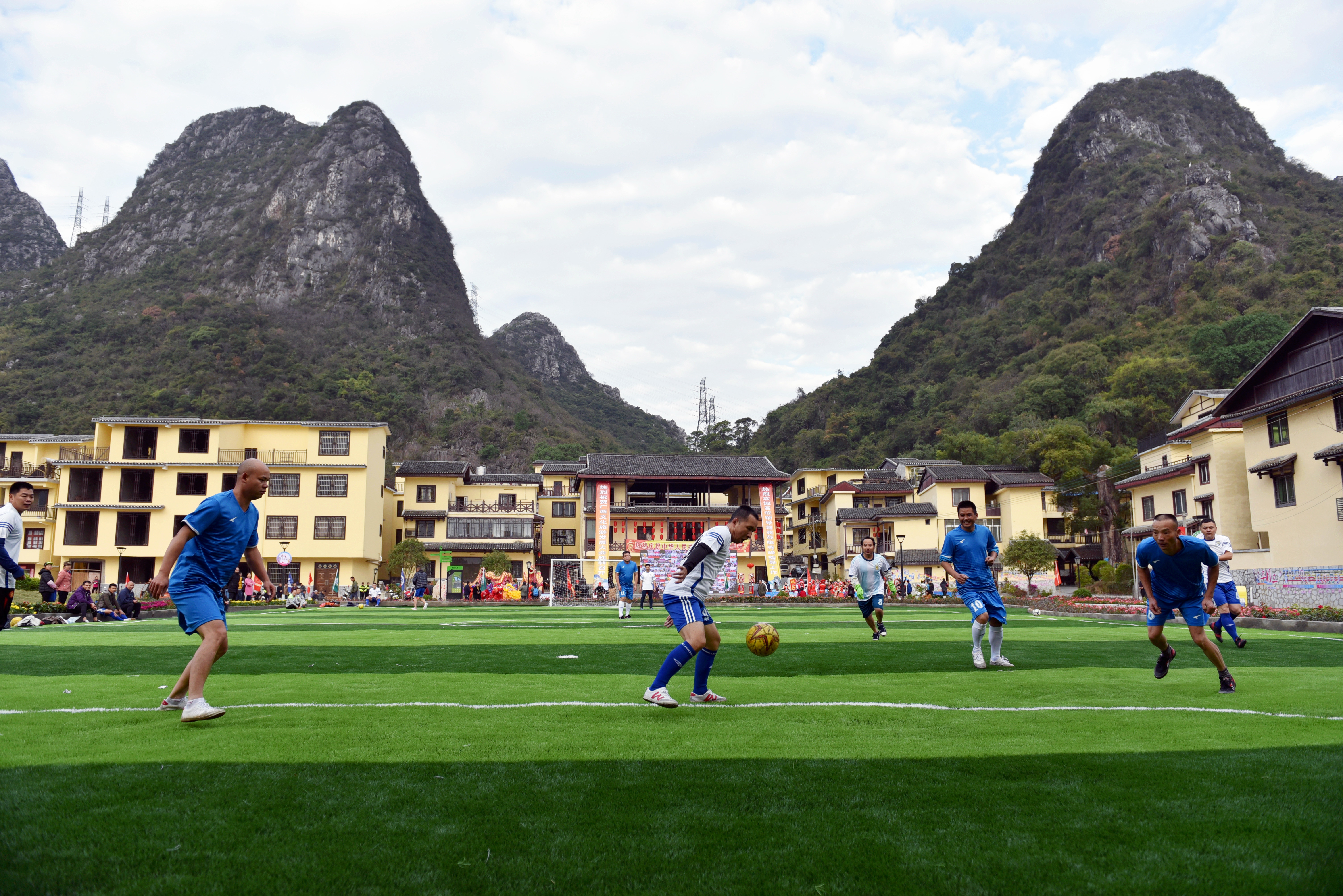 广西桂林独秀峰旅游,桂林广西文化旅游发展大会观摩点