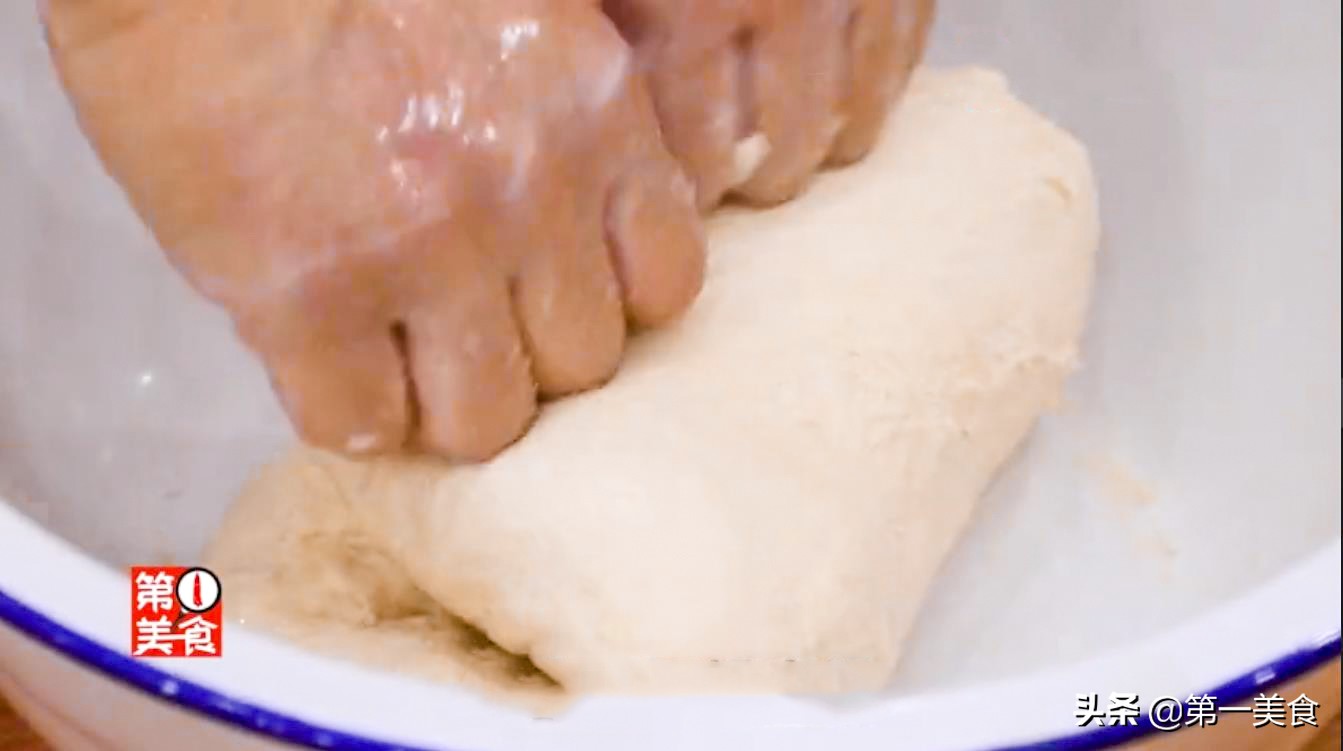 摆摊炸油条的配方和方法,早餐店油条技术教程