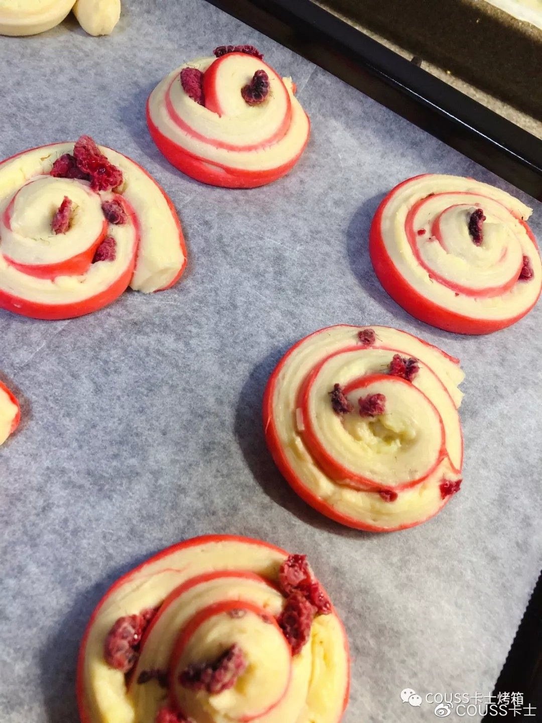 卡仕达酱酥粒面包,卡仕达酱蛋奶味面包