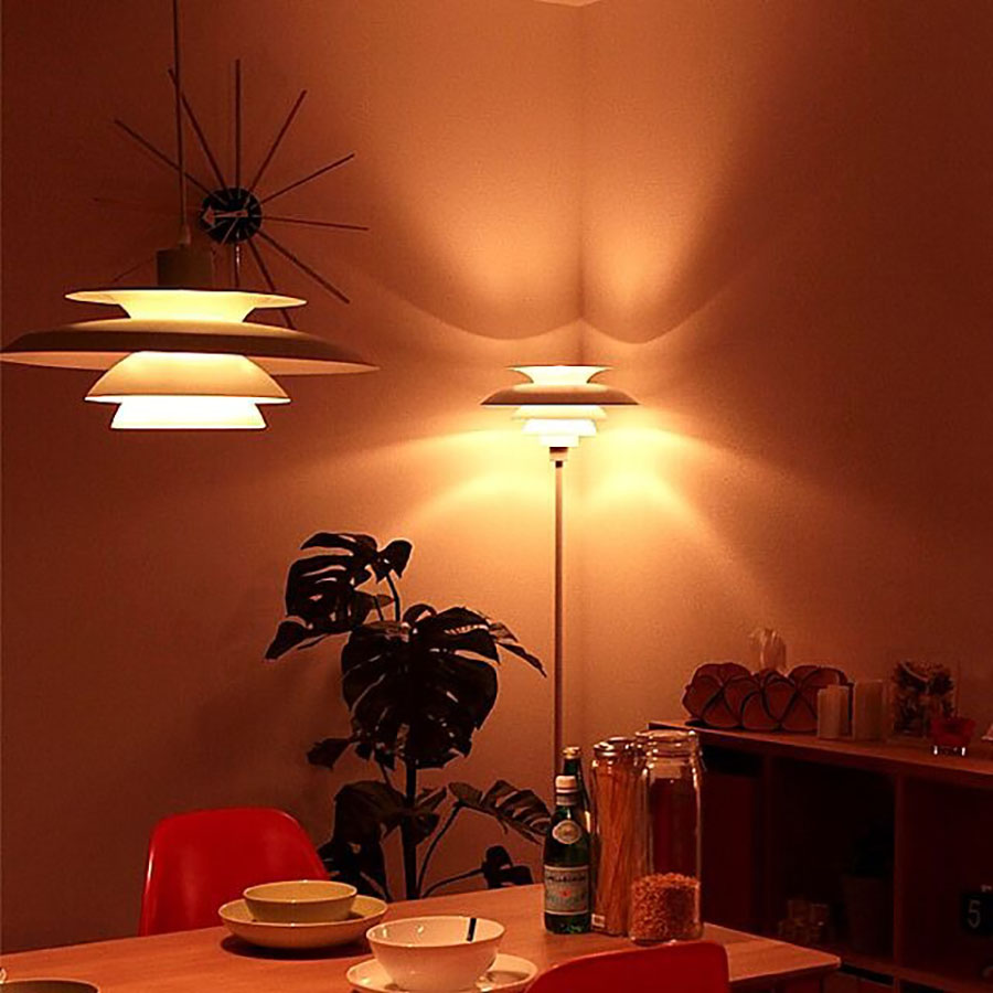 主妇家居的布置,小户型客厅适合台灯落地灯装法