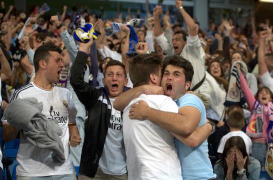 各俱乐部足球文化,足球俱乐部队徽有英文字母