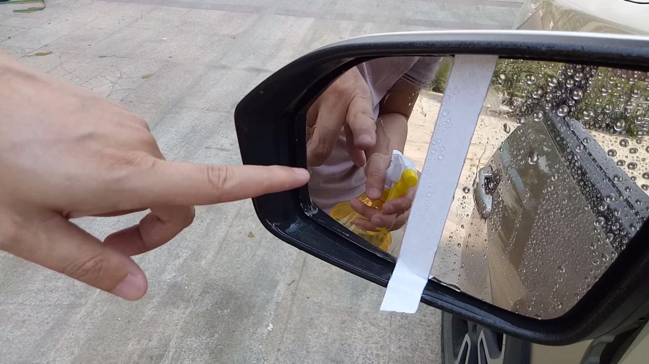 雨天开车如何防止后视镜挂满水,雨天如何去除后视镜水珠