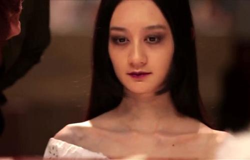 女子网上买了个狐仙供奉,白天变得越来越美,晚上却因此丑陋