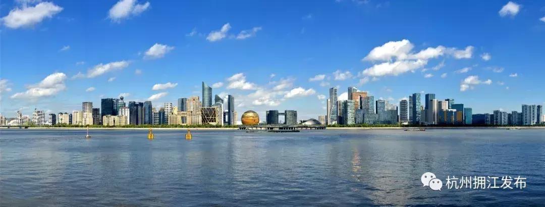 钱塘江出现巨幅画作,钱塘江大潮图片绘画