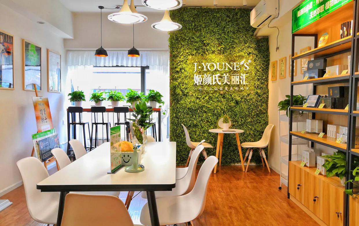 自己开一个小美容院的前景是什么,教你开一家让顾客赚钱的美容院