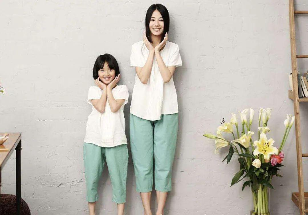 小孩开始穿大人衣服说明什么,孩子为什么老是穿反衣服