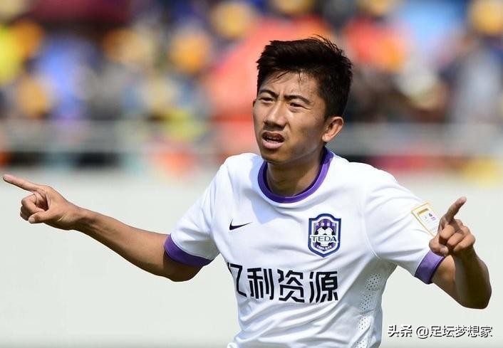 足坛历史十大球星c罗,现役足球巨星排名前十名c罗