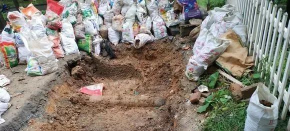 地面上鱼池自动排污过滤施工方法,鱼池过滤系统怎么实现自动排污的