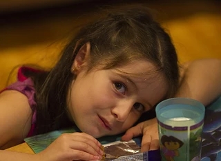 “父亲对我做过的事情永远不可以说”︱这本书揭露残酷的事实真相