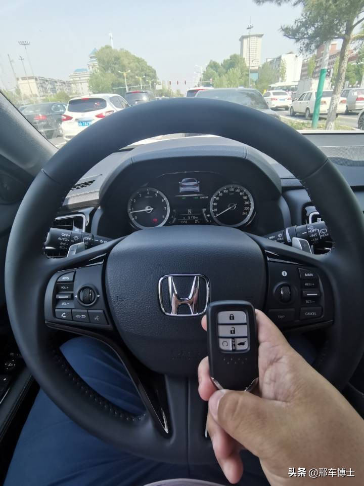 urv的1.5t致雅版上路测试,小马拉大车动力