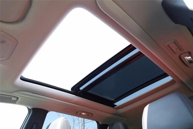 上汽大通maxusg50试驾,上汽大通g50试驾对比广汽传祺gm6