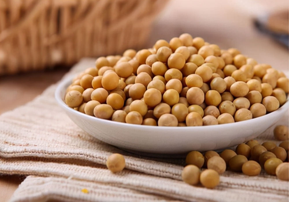 如何预防幼鸽子单眼伤风,养鸽子怎么防治流感