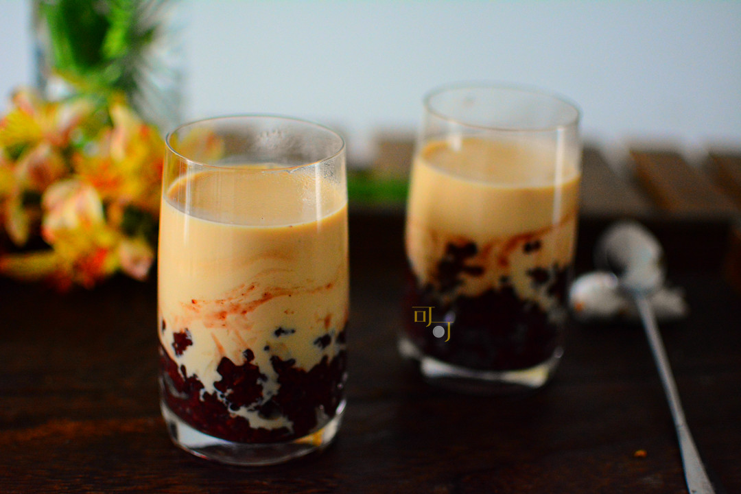 夏天最火的奶茶制作,夏天很热做一杯冰的奶茶怎么做