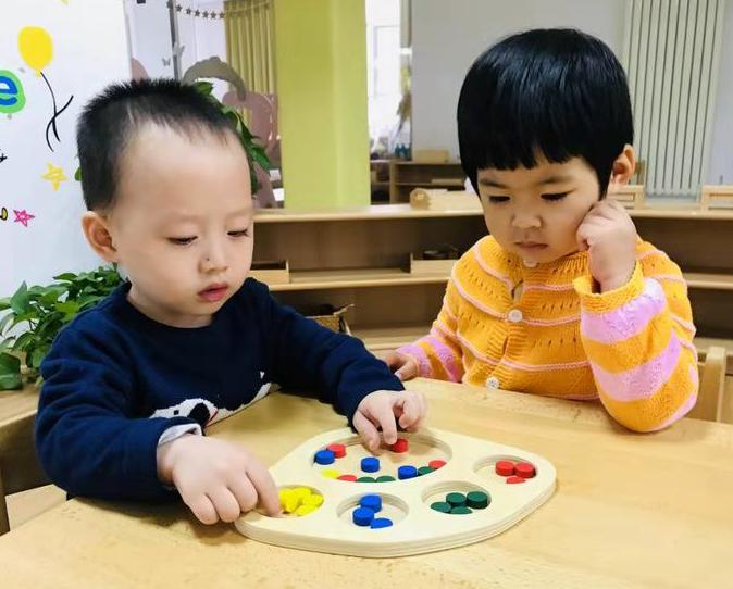 孩子的成长的速度总是那么惊人,孩子的成长有自己的规律