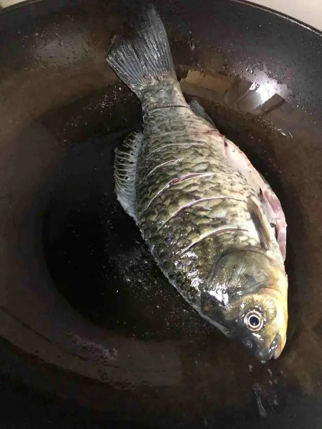 鱼刺卡在喉咙里了喝可乐行吗,鱼刺卡喉咙可别再喝醋了