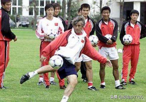 中国男子足球队怎么样,目前谁是中国最强的职业足球队
