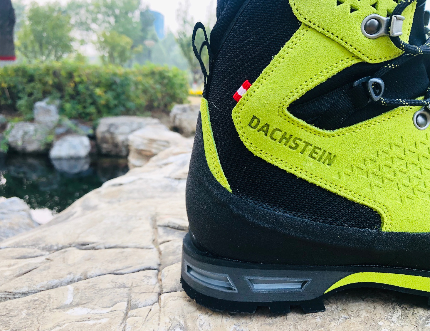 高帮登山鞋的缺点,lowa高帮登山鞋测评