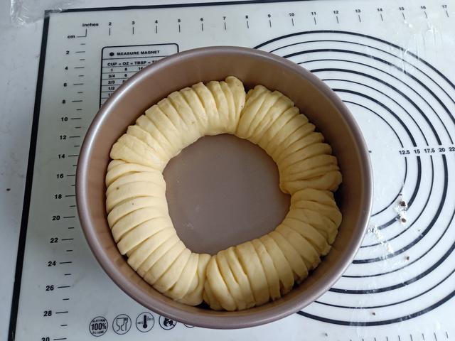 简单面包教程不用烤箱不加牛奶,超简单面包不需要牛奶