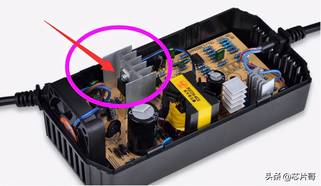 用劣质的充电器给电动车充电,劣质电动车充电器对电路的危害