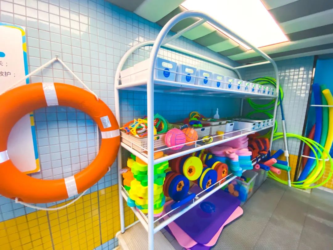和娃一起学游泳,这家亲子游泳馆真的适合遛娃