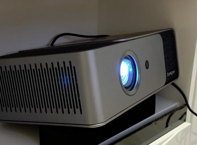 投影仪的相关技巧,投影仪使用教程怎么调位置