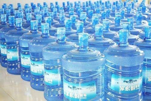 饮水机上的脏东西怎样清除,饮水机长时间没用怎么清洗才干净