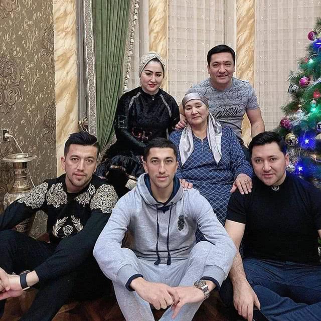 中超第一亚外喜得千金！娇妻罕见出镜，新赛季欲再获新约