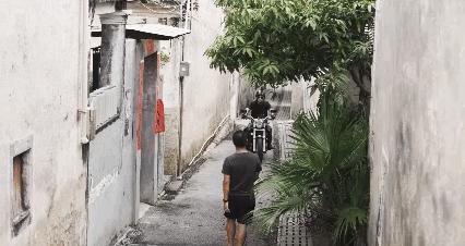 夫妻花10年打造原生态农场,夫妻打造200平花园与邻居们共赏