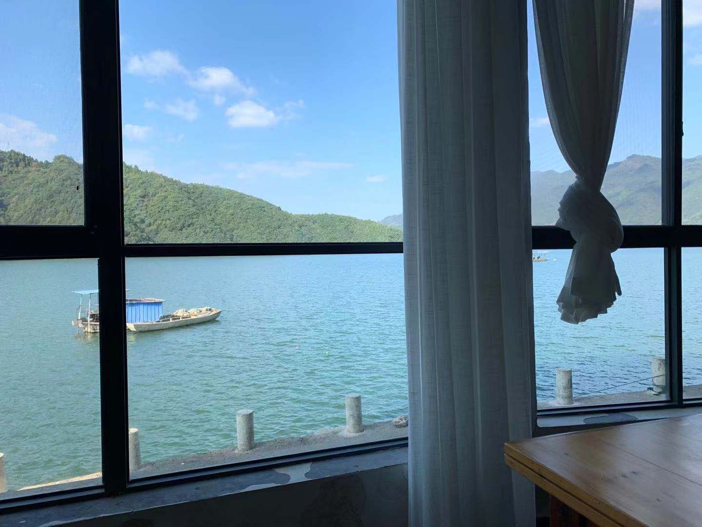 “blingbling”,黄得可爱的橘子可以从8月摘到来年2月!淳安中联村:临湖民宿处女地,甜甜蜜蜜看湖景