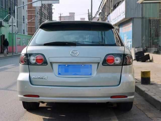 情怀老车马自达6wagon瓦罐旅行版