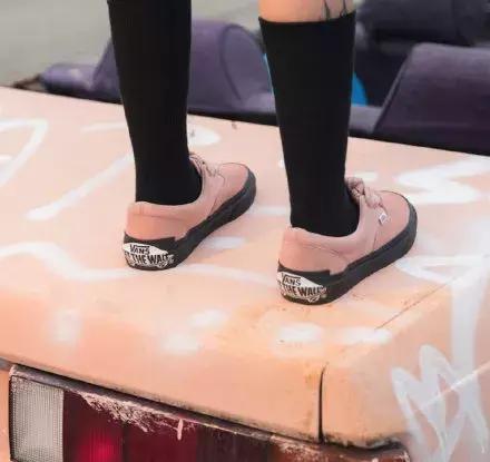 各大品牌的春节限定都跟猪一样吗,各大奢侈品牌新年限定