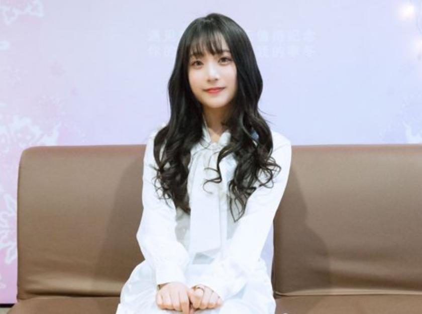 圆脸气质女人味发型,不烫的圆脸短发发型显气质