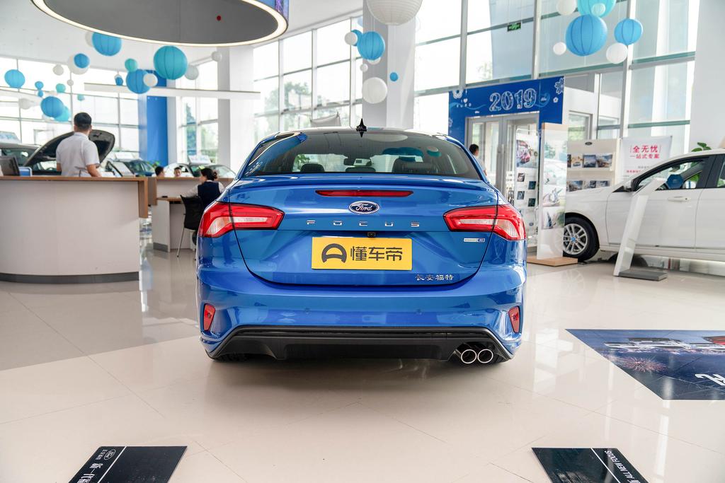 1.5t福克斯发动机是皮带还是链条,体验2021福克斯两厢