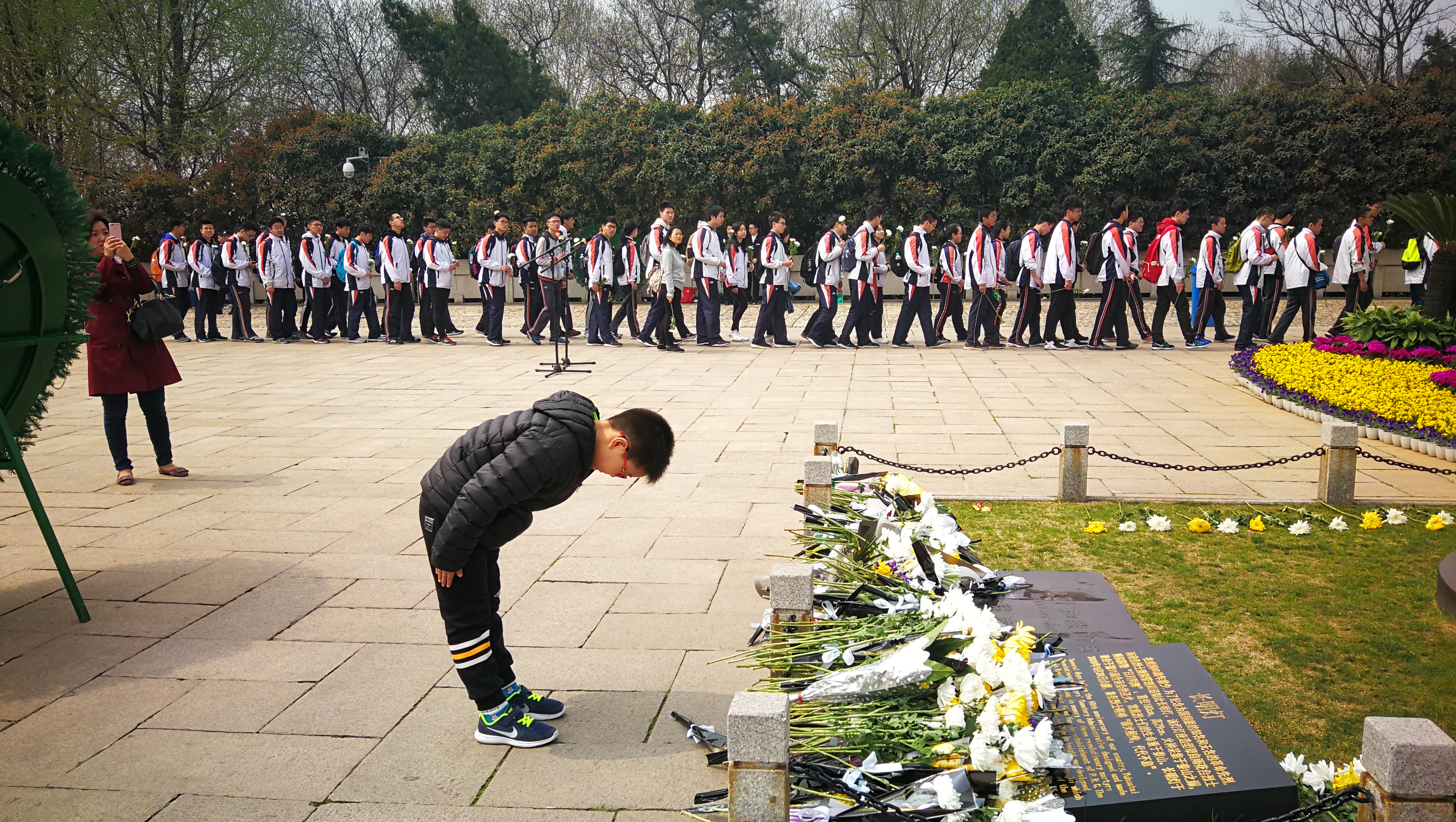 雨花台烈士陵园24只花圈意义,雨花台烈士纪念碑凭吊仪式