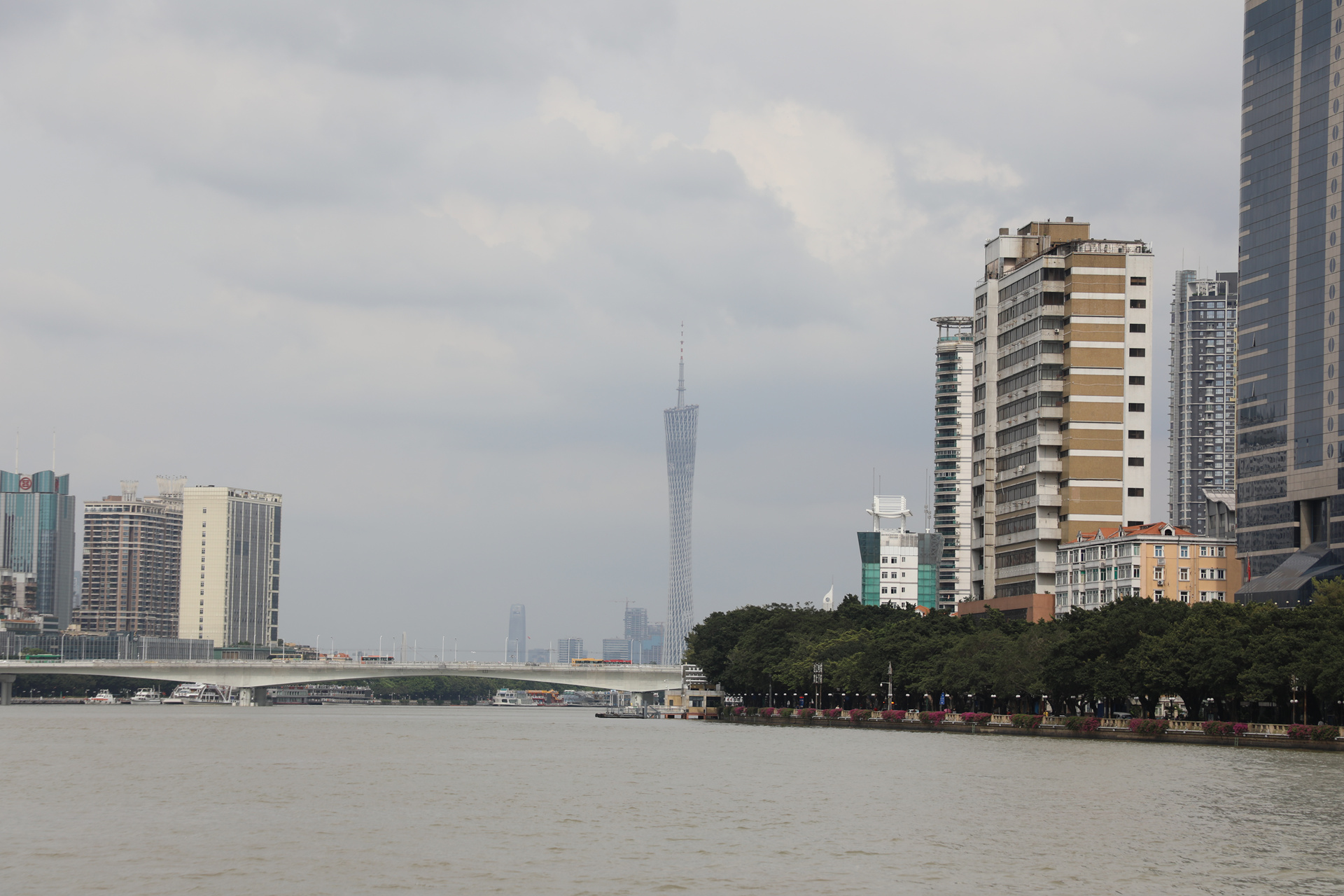 广州珠江夜游哪里上船最好,乘船珠江夜游票