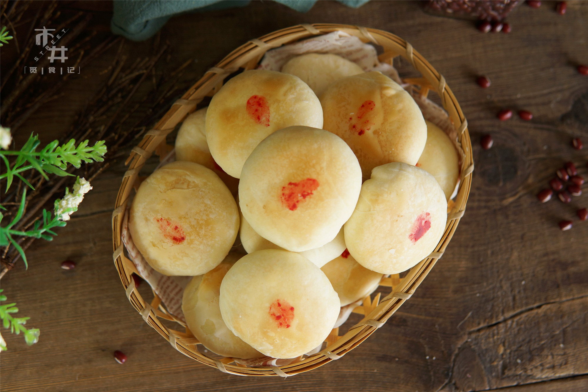 怎样做酥皮月饼既酥又软,中秋节自己做酥皮月饼简单方法